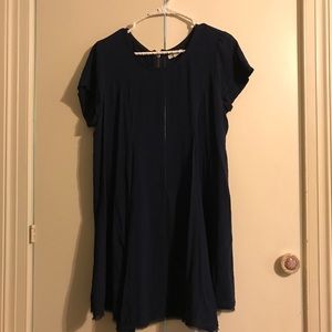 Silence + Noise Size M Navy short sleeve dress
